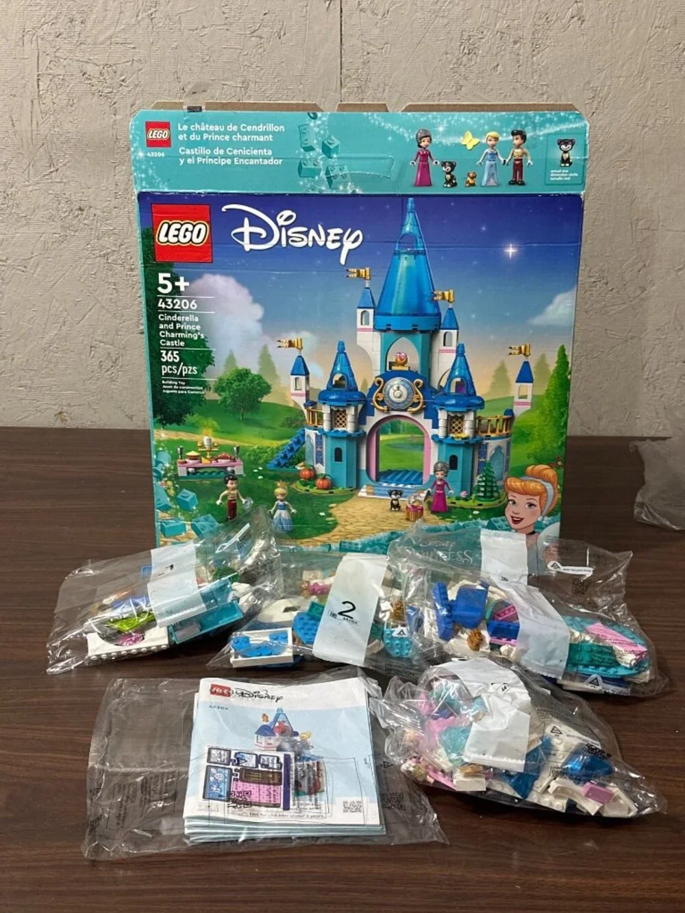 LEGO 43206  Disney Cinderella & Prince Charmings Castle Set , open box- sealed b